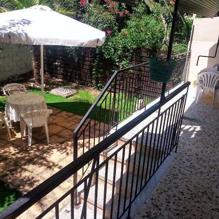 Anais Apartment Néa Péramos Dış mekan fotoğraf