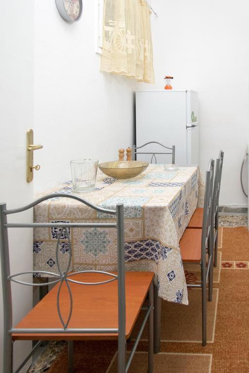 Anais Apartment Néa Péramos Dış mekan fotoğraf