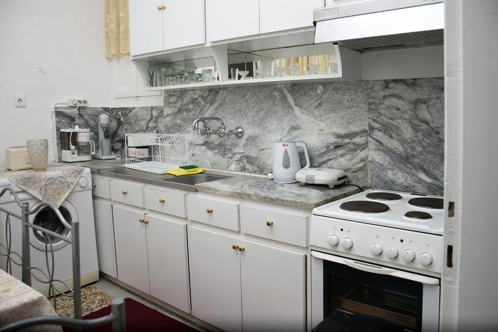 Anais Apartment Néa Péramos Dış mekan fotoğraf